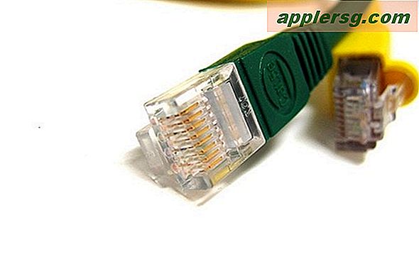 Sebagian besar printer dengan fitur nirkabel juga memiliki kemampuan untuk dihubungkan dengan kabel. USB adalah port yang paling umum ditemukan pada printer sejak tahun 2000. Beberapa printer nirkabel juga akan memiliki port Ethernet, untuk terhubung ke Local Area Network (LAN).