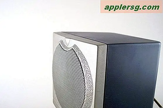 Luidsprekers op een flatscreen-tv monteren