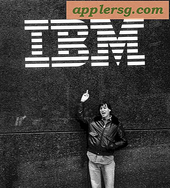 Il giovane Steve Jobs dà a IBM il dito